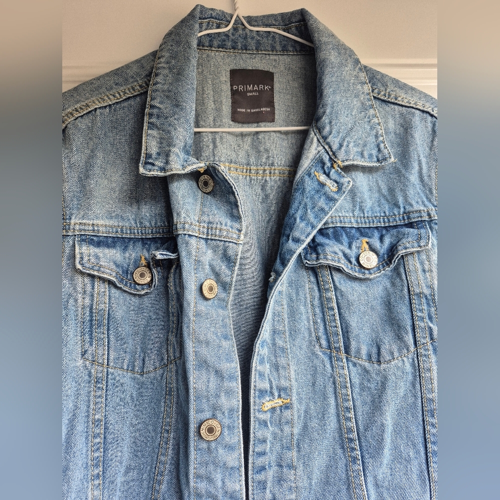 Primark Classic Light Wash Denim Jean Jacket With Pockets - Picture 6 of 7